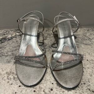 Karen Scott Bettina Metallic Silver
Dressy Sandals